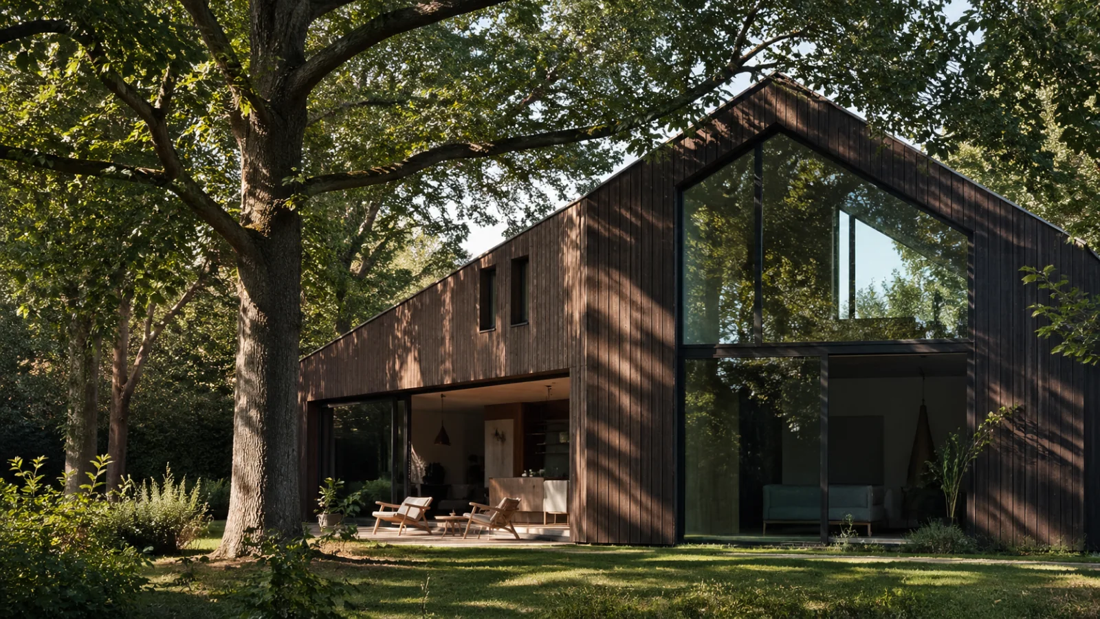 Modernes Holzhaus mit Holzfassade